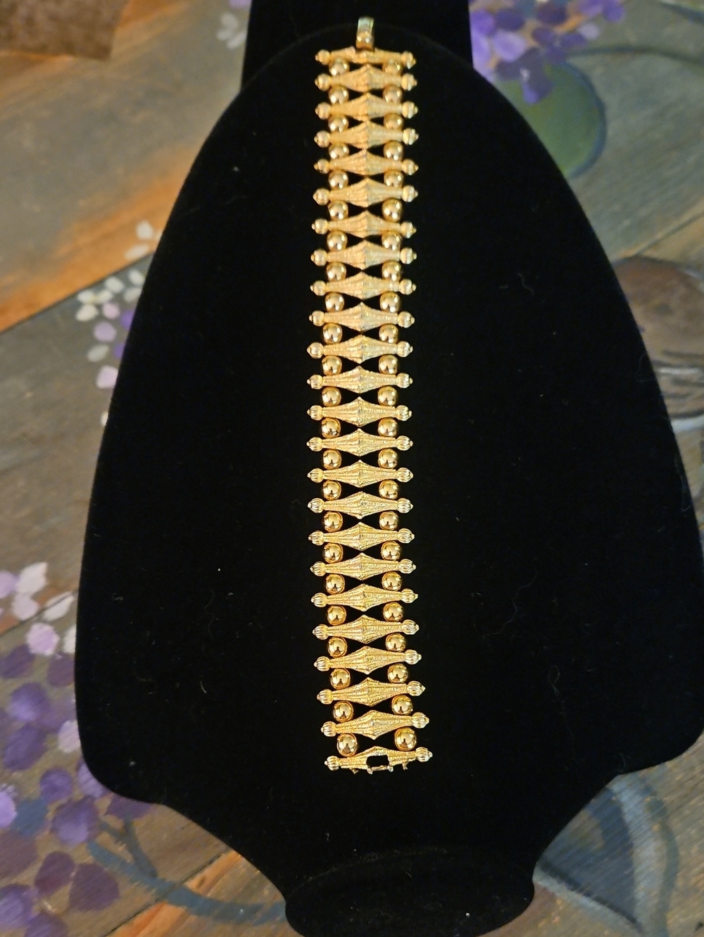 Vintage Crown Trifari Gold Tone Link Bracelet Sz 7